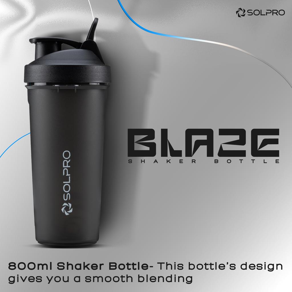 Бутылка-шейкер Solpro Blaze | 800 мл | Герметичная и не проливающая | Нескользящий захват | Идеально подходит для протеиновых коктейлей, смузи, предтренировочных напитков и многого другого | Без БФА