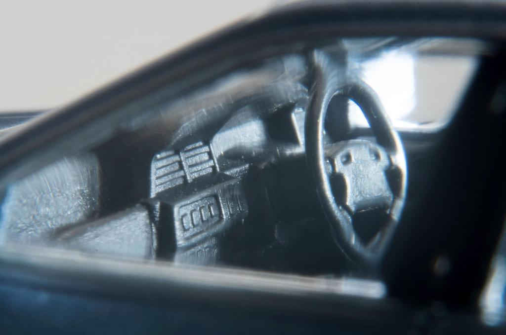 Tomica Limited Vintage Neo LV-N319a Nissan Cefiro Cruising Пурпурно-серебристый 90 год Готовое изделие