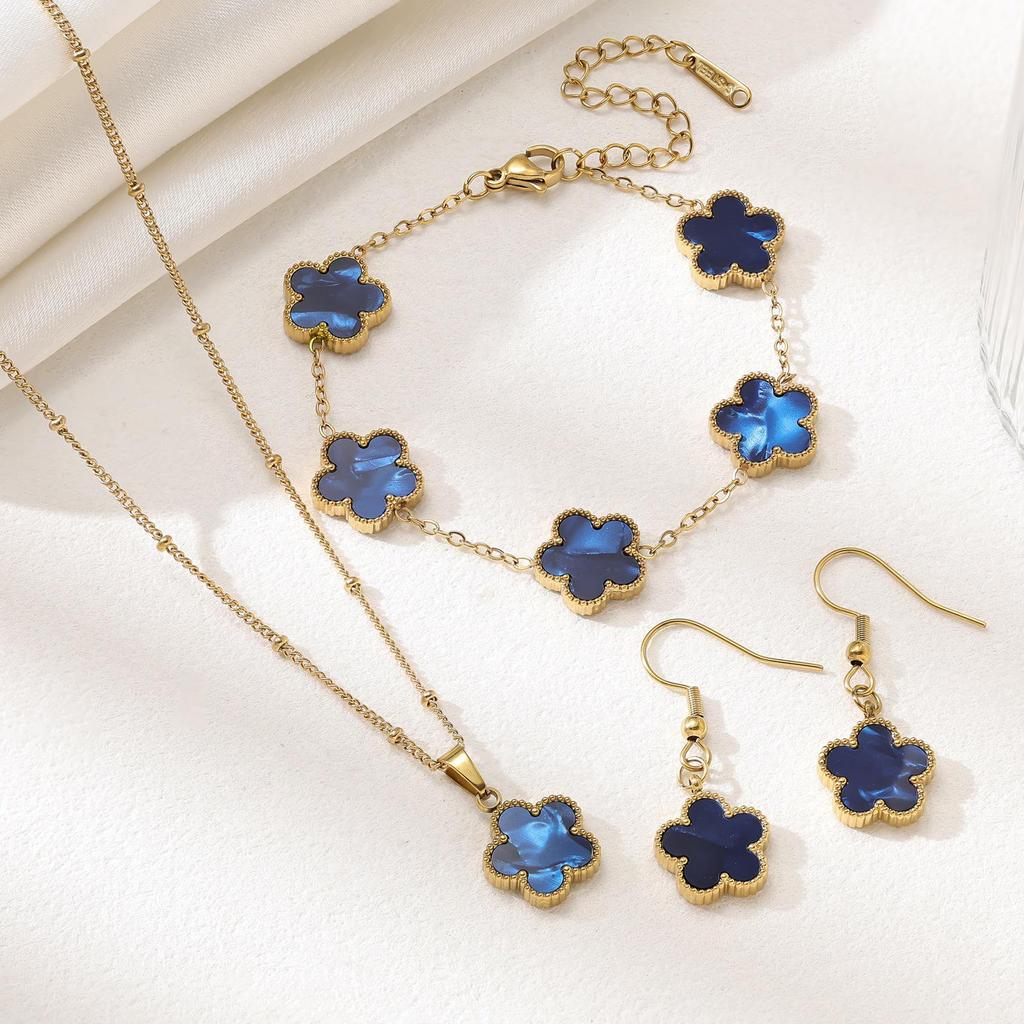 Trendy Five-Leaf Clover Jewelry Set: Necklace, Earrings & Bracelet In Luxury Lace Design