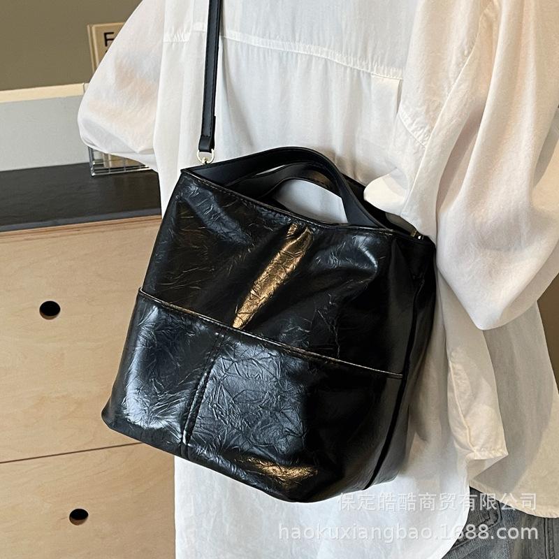 Сумка Женская 2025 Новая Мягкая Кожа Портативная Дорожная Сумка-Ведро Женская Модная Универсальная Большая Вместимость На Плечо Сумка-Мессенджер