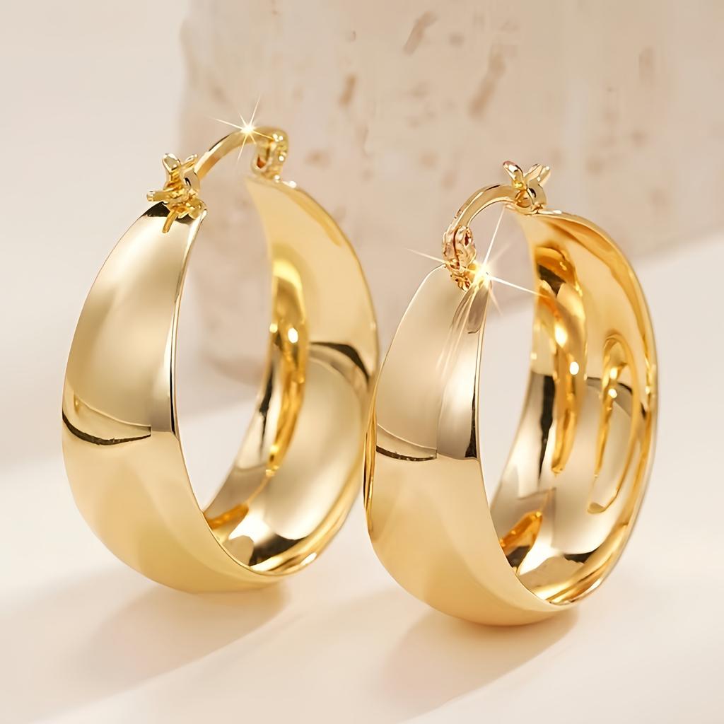 French Fashion, Light Luxury Style, Simple Women's Earrings, Large Curved Geometric Accessories, Exquisite