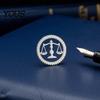 Аксессуар для костюма адвоката Весы правосудия Значок на лацкан для юриста, Винтажный баланс из сплава, Аксессуары для официальных нарядов, Брошь, Для офисов и выпускных