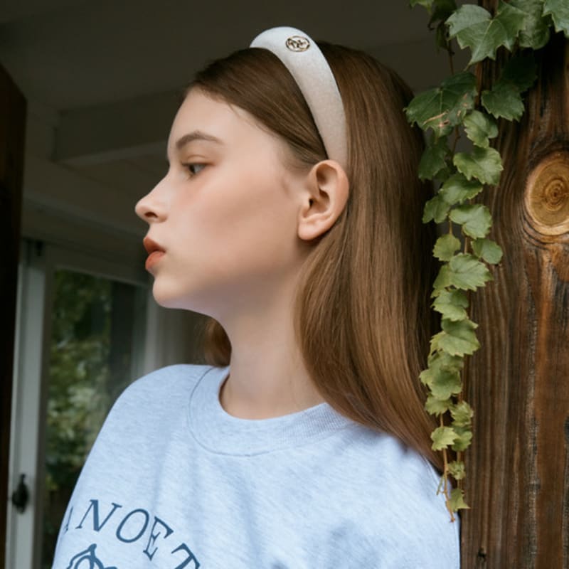 АНОЭТИЧЕСКАЯ ОБЪЕМНАЯ САТИНОВАЯ ВЕЛЮРОВАЯ ПОВЯЗКА ДЛЯ ВОЛОС_БЕЖЕВЫЙ