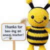 Вязаная пчела учителю подарок признательность ручной работы украшение благодарности пчела со знаком вязание крючком пчела