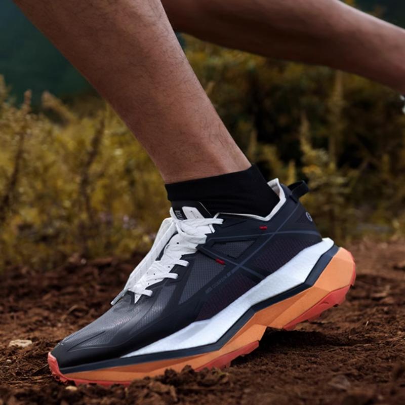 Anta Кроссовки для бега по пересечённой местности Champion Series Hunter Falcon Nitrogen Technology для мужчин, цвет чёрный белый 112416602A-1