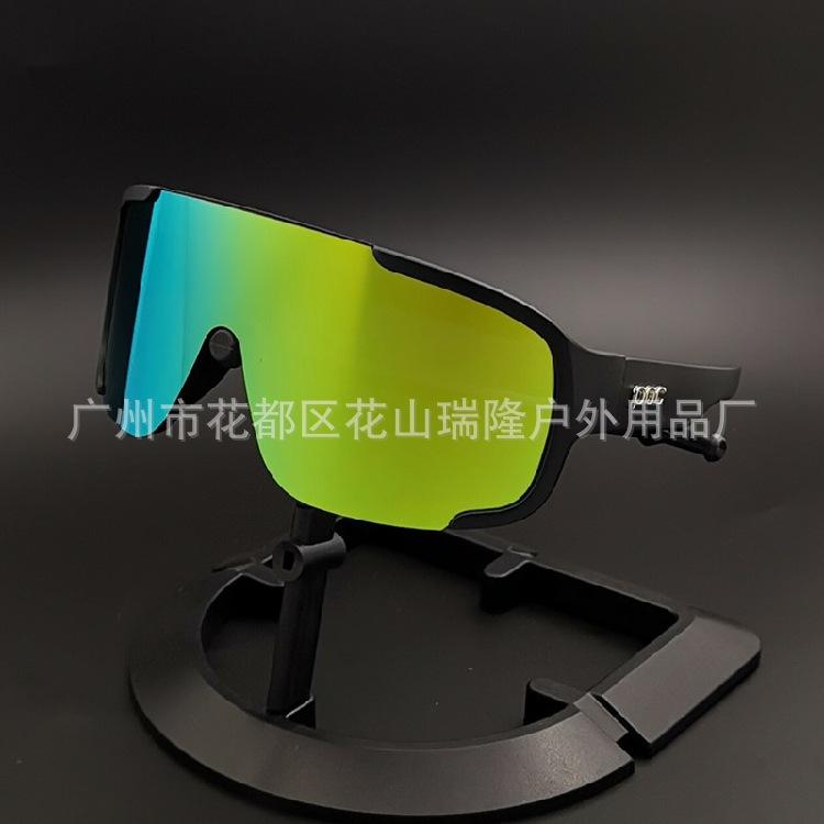 Own a large quantity POC Cycling glasses, outdoor running sports, road bike equipment with accessories
