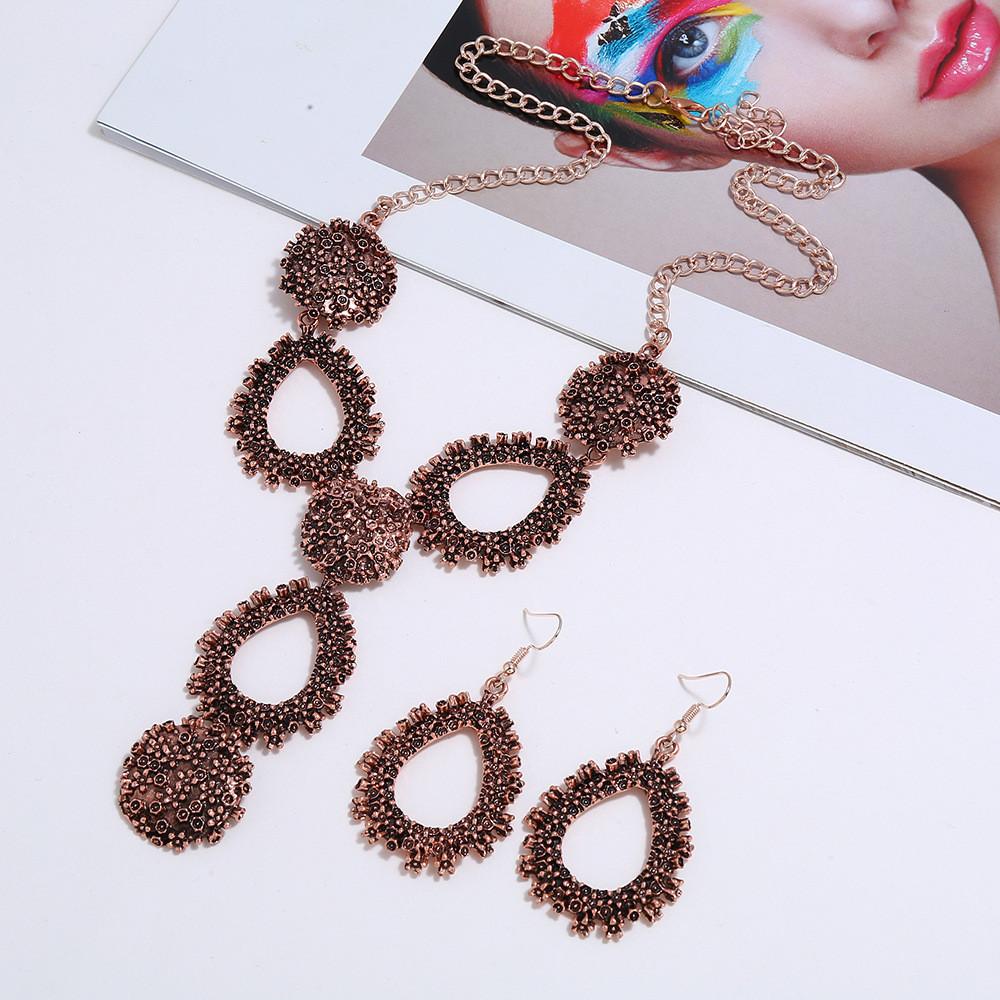 Water Chic Geometric Drop Necklace Set With Alloy Pendant And Chain Spring For