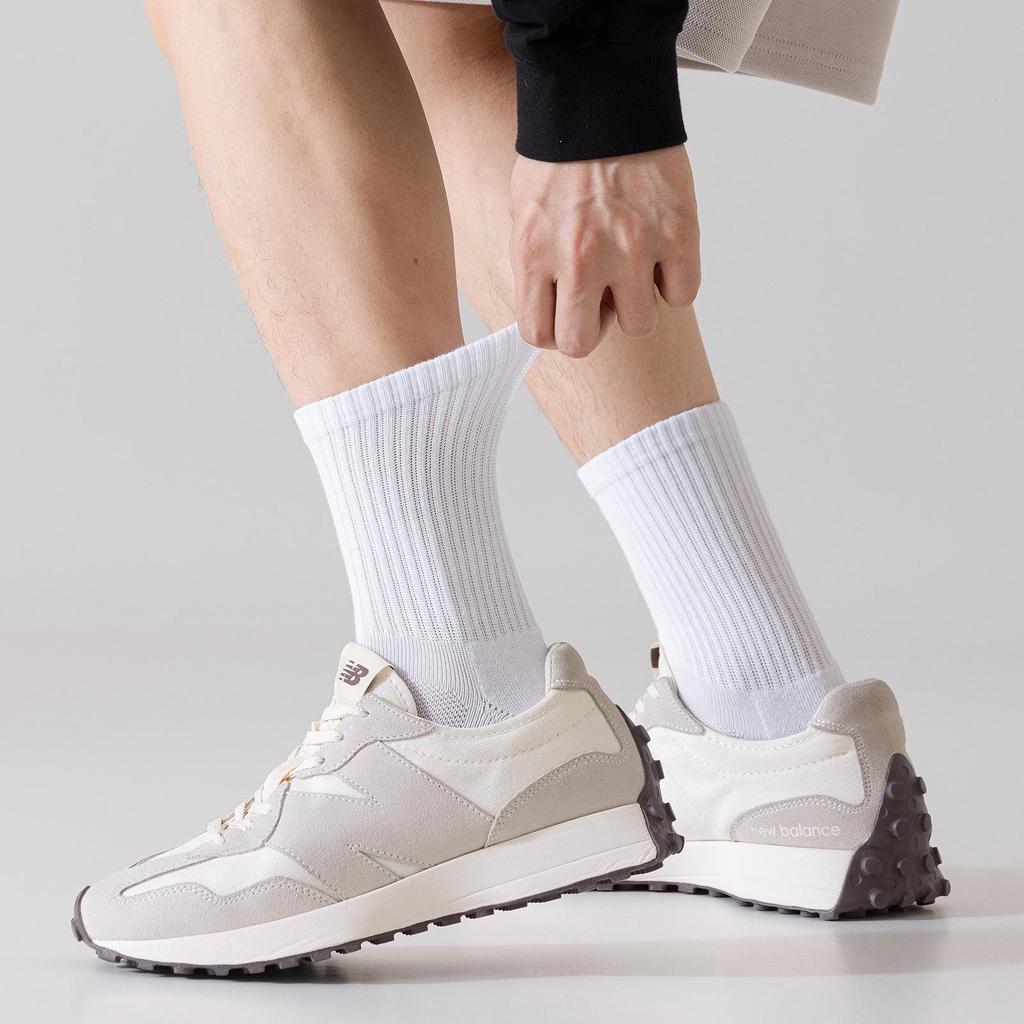 Men's Plus-Size Mid-Tube Sports Socks - Thick, Sweat-Absorbent, Solid Color for Autumn/Winter