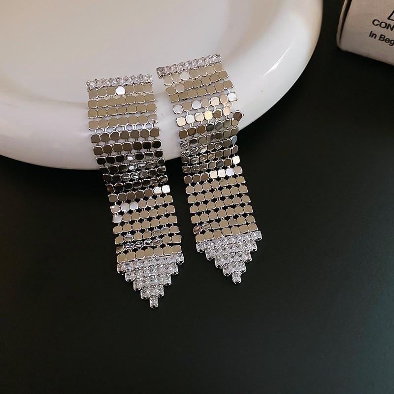 Silver needle zircon geometric fringed earrings light luxury high-end autumn and winter earrings women's new popular earrings