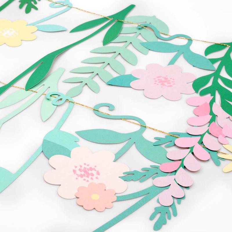 1Pc Flower Flag Pulling Ins Wreath Hanging Aesthetic Beauty Wildflower Wreath Fresh Window Display Garden Party Decorations