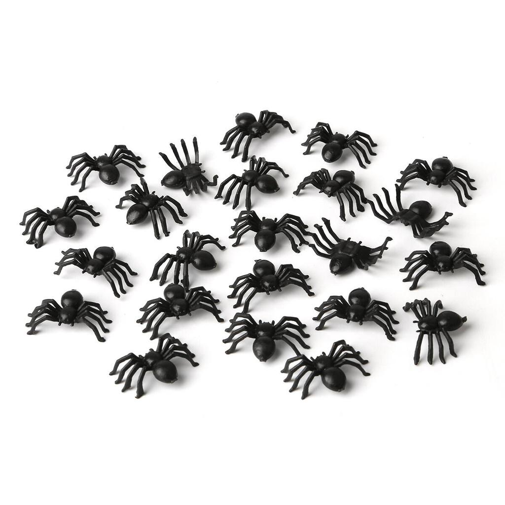 50 шт., декоративные пауки на Хэллоуин, маленькие черные пластиковые поддельные игрушки-пауки, забавная шутка, розыгрыш, реалистичный реквизит