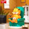 Строительные блоки Garfield Сидящий Garfield Коллекция блоков с диваном Garfield Включает мини-фигурки Классическая сцена из аниме Модель Для детей Обучающий DIY