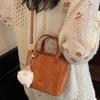 Hand Carrying Simple and Versatile Bucket Bag Korean Version Trendy Fashion Messenger Bag 2025 New High-end Retro Small Bag Women