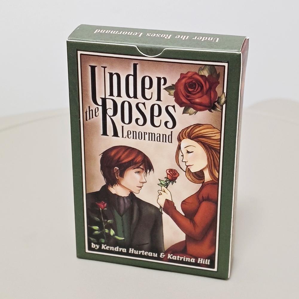 Карты Ленорман «Под розами» Очаровательная колода Пти Ленорман из 40 карт, представленная с нежными иллюстрациями в сепии 9*6 см