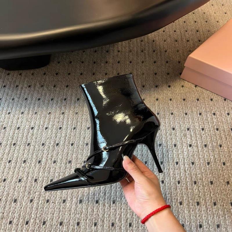 Мода Новые модные женские ботильоны из лакированной кожи приталенного силуэта с острым носком и пряжкой на европейском высоком каблуке