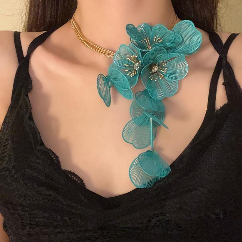 Luxury Cutout Flower Neck Pendant Zinc Zinc Alloy Floral Tassel Necklace Exaggerated Flower Necklace  Beach