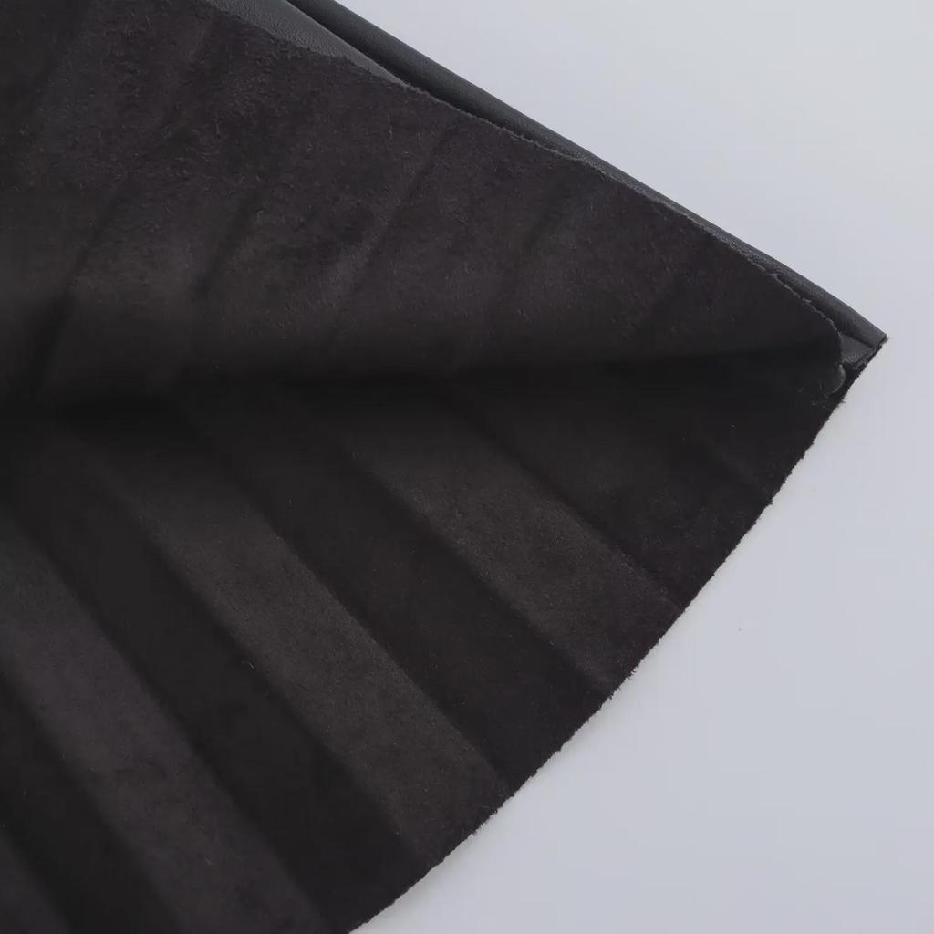 Женская черная плиссированная юбка А-силуэта из искусственной кожи - европейский и американский стиль осень/зима 2024