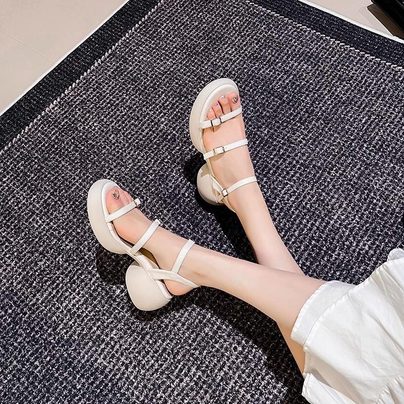 Легкая и мягкая кожа, когда наступаешь на дерьмо, босоножки на высоком каблуке для женщин, летние новые толстые каблуки, толстая подошва, не устают ноги