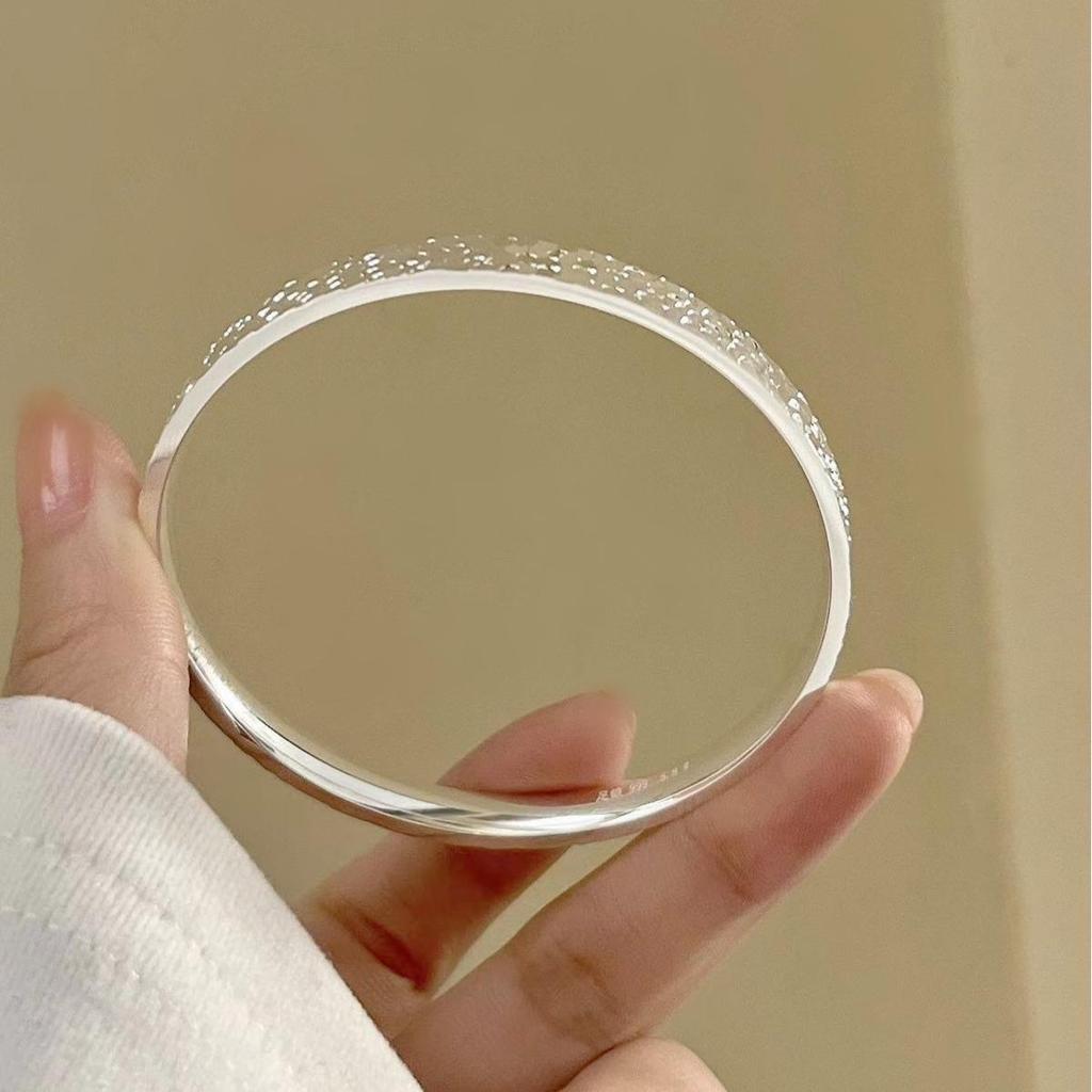 Shui Bing Bing Women's Super Flash Silver Bracelet - Stylish Gift for Bestie or Girlfriend