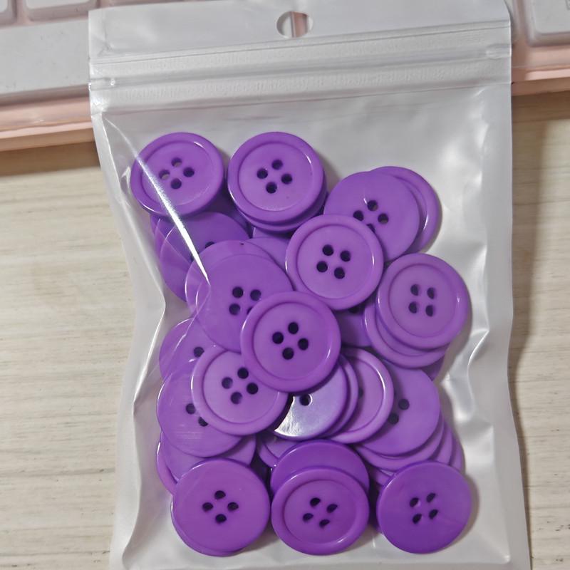 Круглые пуговицы для костюма из смолы 20 мм с тонким краем черного и белого цвета с 4 отверстиями