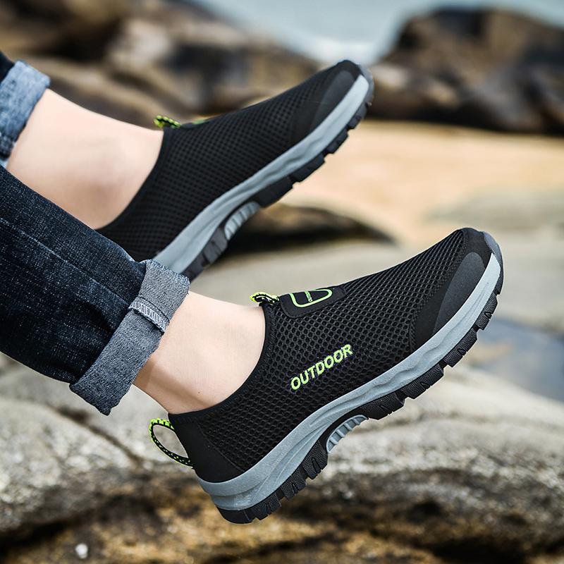 Fashion Summer Mesh Men Sports Shoes Light Men Sneakers Anti Slip Mountaineering Water Shoes Breathable Slip-on Shoes Comfortable Loafer