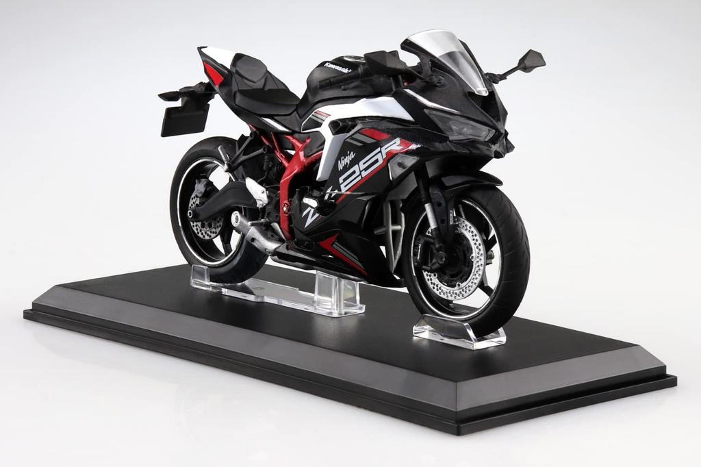 Skynet Completed Bike Kawasaki Ninja Metallic Spark Black x Pearl Flat Stardust White 1/12 ZX-25R