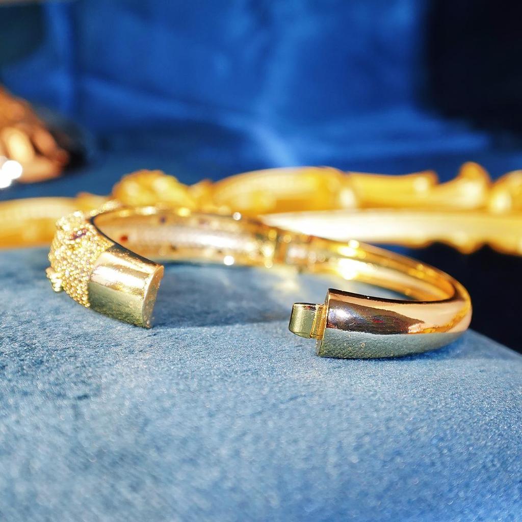 CMM Dubai Bride Европейский ретро Итальянский матовый ручной работы Золотой этнический стиль Западный цветной циркон Женский браслет Браслет-подвеска