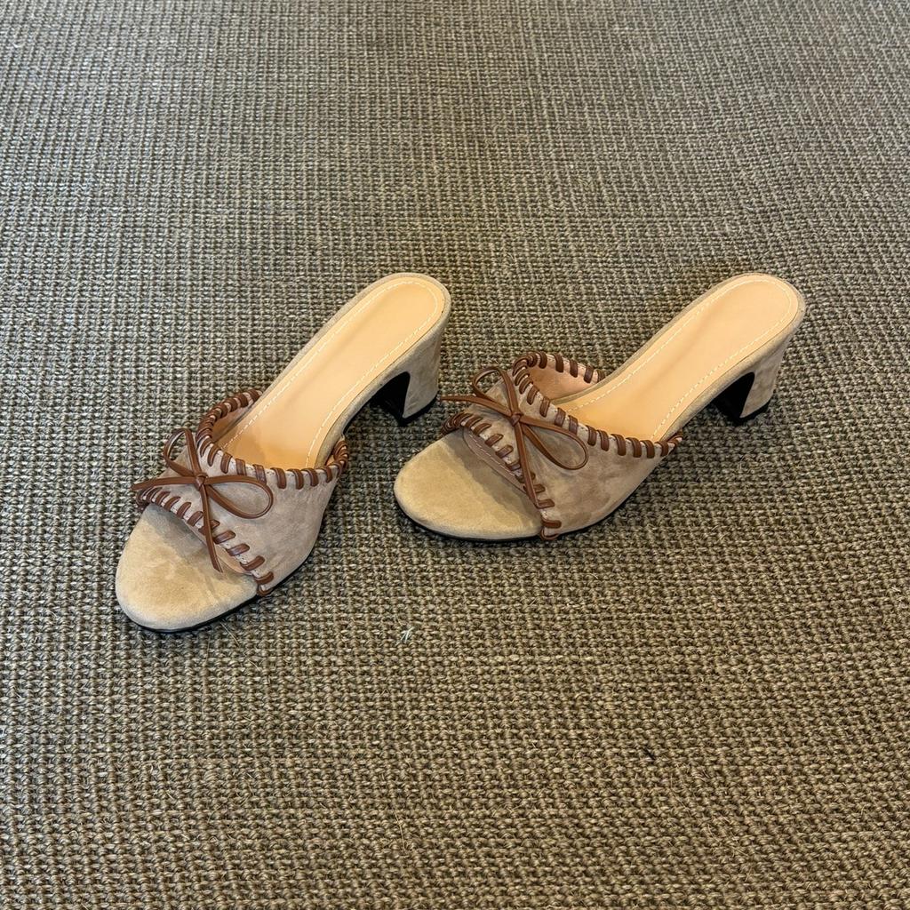 Французский ретро нишевый плетеный бант с крутыми шлепанцами для женской летней носки, сандалии на круглом носке, толстом каблуке, среднем каблуке