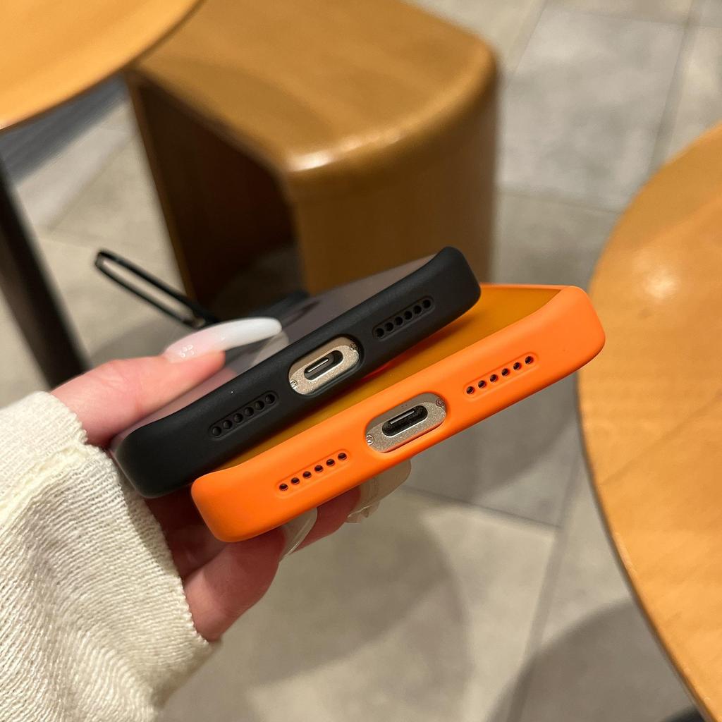 Чехол iPhone 17 Air с Color-Block, ощущением кожи, металлическим креплением для объектива и магнитной адсорбцией для Apple 16/15