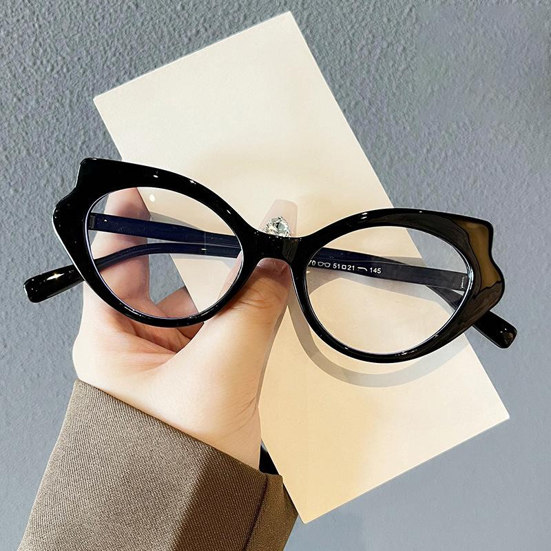 New Cat Eye Glasses for Women Fashionable Anti Blue Light Decoration Casual Eyeglass Retro Transparent Computer Eyewear