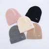 Вязаная шапка осень-зима женская мужская теплая модная универсальная шерстяная шапка универсальная однотонная шапка повседневная защитная шапка с буквами для защиты ушей холодная шапка