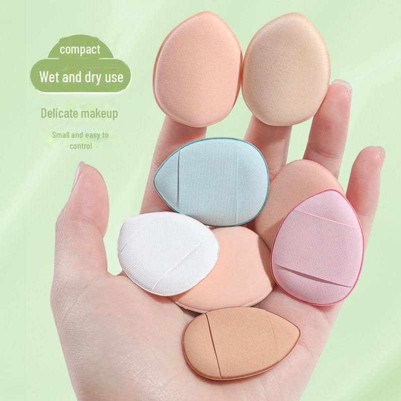 Мини-спонж для макияжа Pinky Air Cushion: Влажная/сухая, невпитывающая пуховка для нанесения жидкой тональной основы.