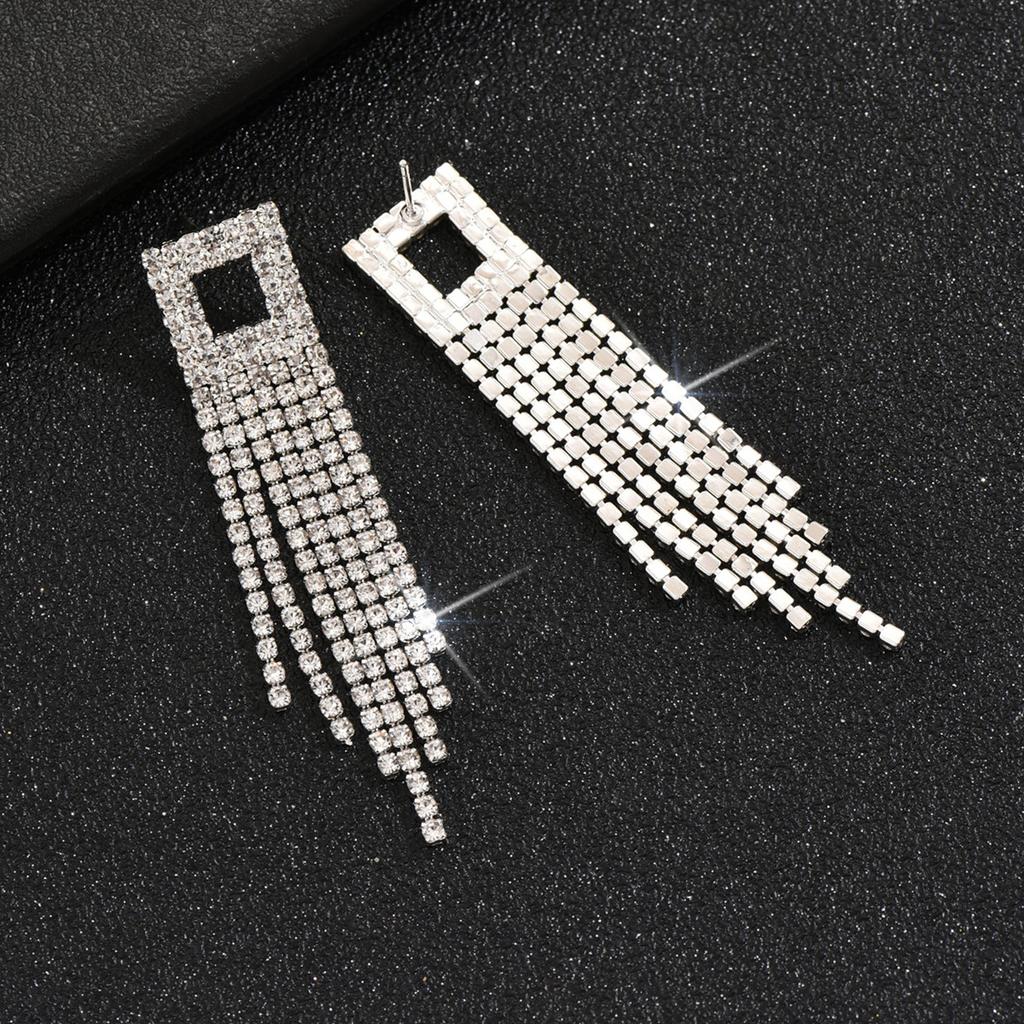 Новые длинные серьги с бахромой, инкрустированные бриллиантами, преувеличенные серьги-гвоздики с бриллиантами в стиле «любовь» в стиле «супер-блеск» в европейском и американском стиле