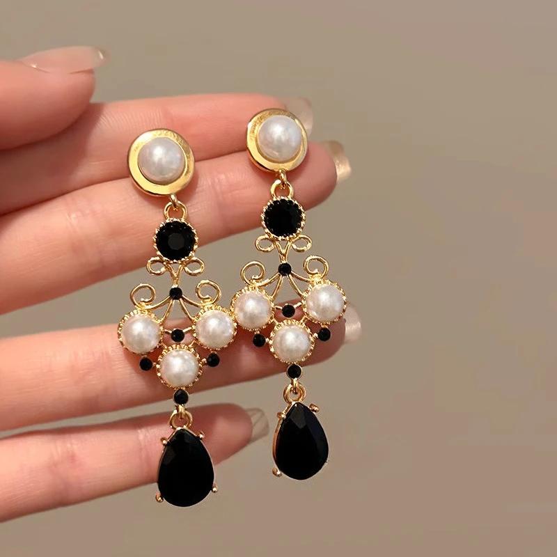 Vintage Long Rhinestone Ear Clips Without Ears Hole Earrings Temperament Crystal Pearl Clip on Earrings for Women Wedding Party