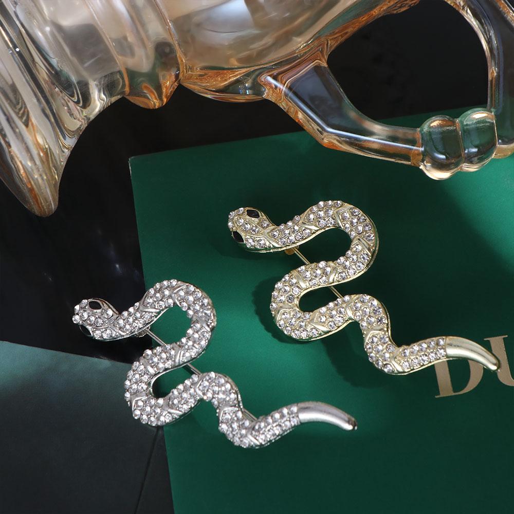 Minimalist Zodiac Snake Brooch Sparkling Snake Lapel Pin Rhinestone Animal Collar Pins Girls