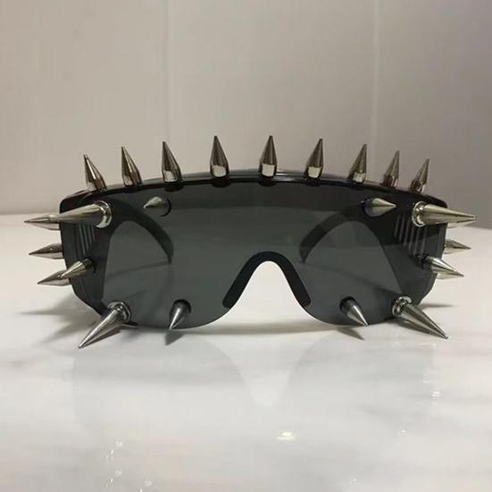 Очки унисекс с металлическими заклепками, солнцезащитные очки для вечеринок, легкий дизайн, солнцезащитные очки для косплея, очки-тени для женщин и мужчин