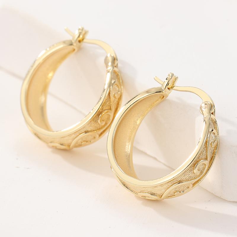Vintage Classic Hand-carved Texture Golden Hoop Hoop Earrings for Women's Fashion Versatile Banquet Festival Jewelry Accessories