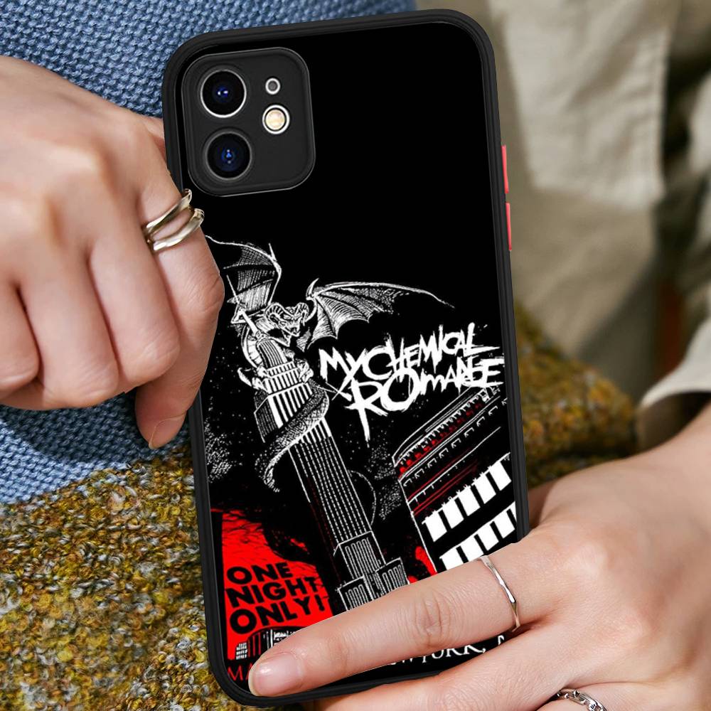 Чехол-бампер My Chemical Romance Rock Band Матовый Защитный Чехол Для IPhone 16 15 14 13 12 11 Pro Max X XS MAX Защитный Чехол