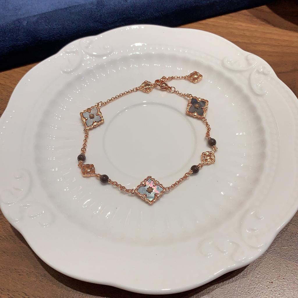 Буки Латти Итальянский Брашированный Мини Маленький Браслет с Трилистником из Халцедона в Виде Трех Цветов в Винтажном Придворном Стиле