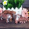 Реалистичный набор: Мать-тигрица с тигренком: Фигурки тигрят (мальчик и девочка)