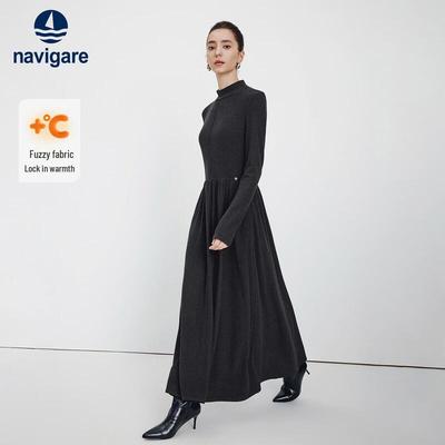 Женское теплое платье макси А-силуэта с длинным рукавом