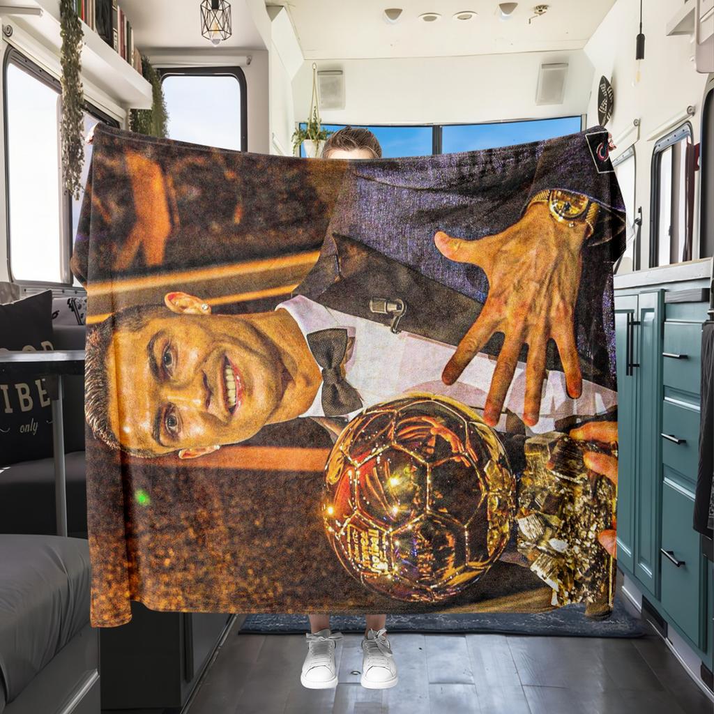 Cristiano Ronaldo Golden Ball Glory Moment blanket Soft and portable four season home bed office travel, lunch break, warm blanket P34