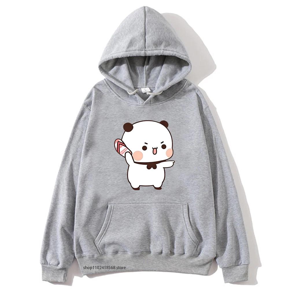 Бубу бросает шлепанцы в Дуду, так как он дразнит Бубуса Толстовка Дудус был брошен шлепанцами Бу, так как толстовка