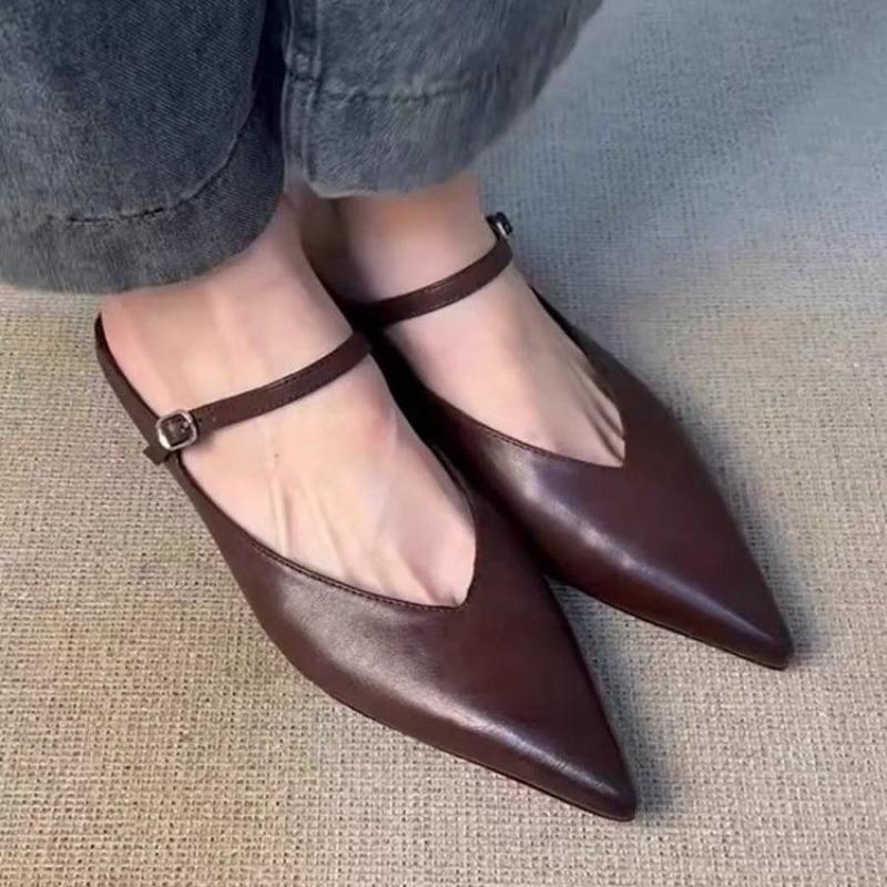 Fashion 2025 Summer New Closed Toe Women's Slippers Fashion Buckle Pointed Toe Low Heel Sandals Outdoor Casual Daily Dress Slippers