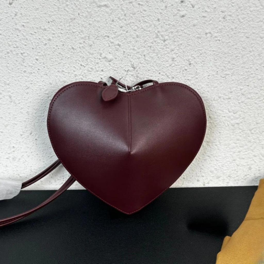 2025 Spring/Summer Peach Heart Women's Crossbody Bag - Stylish, Versatile Single-Shoulder Design Inspired by Japanese and Korean Fashion