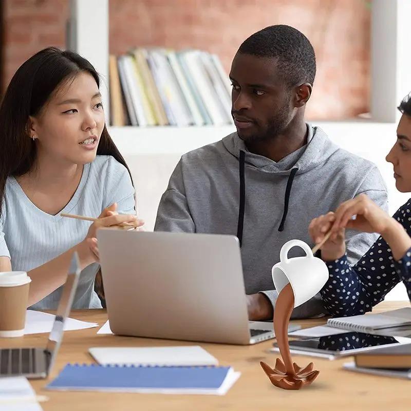 Floating Spilling Coffee Cup Sculpture Kitchen Decoration Spilling Magic Pouring Splash Creative Desktop Decor Home Decoration