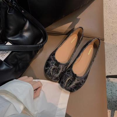 [sheii] Личные вещи~ Кожаные туфли с раздвоенным носком в виде свиных копыт, женские туфли-лодочки на плоской подошве с неглубоким вырезом