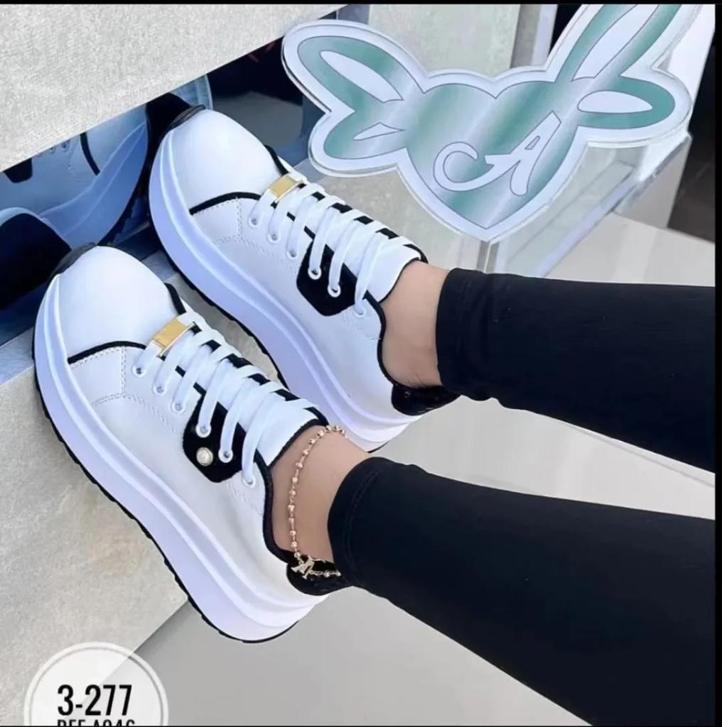 Women Platform Sneakers  New Ladies Fashion Round Toe Lace Up Casual Flats Outdoor Running Shoes Comfortable Female Footwear