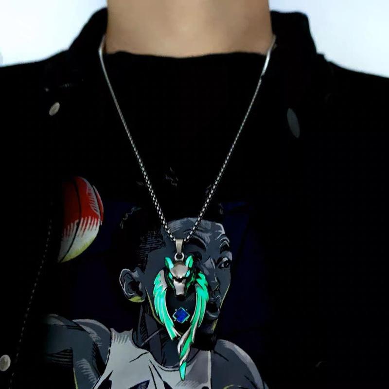 Street Domineering Wolf King Luminous Necklace Men and Women Cool and Versatile Personality Retro Pendant Niche Design Sense Neck Chain Tide