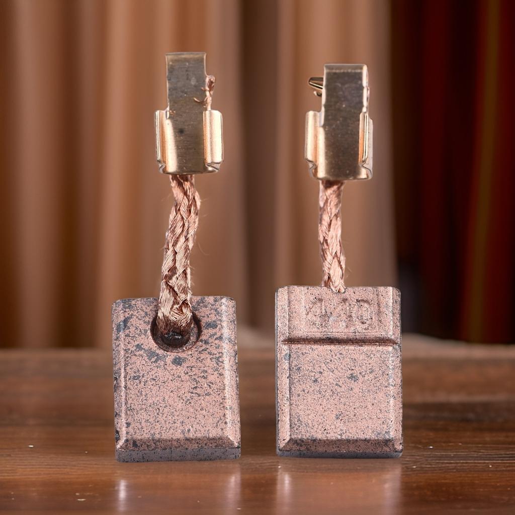 Угольная щетка CB-440 Уголь и металл Электрическая замена